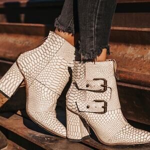 Freebird by Steve Madden Joey Boot